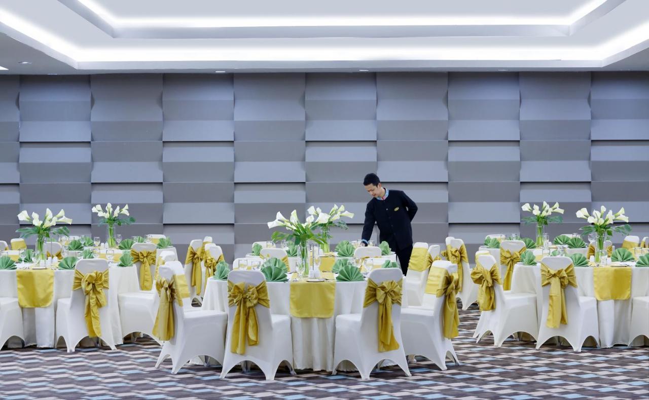 Hotel Santika Kelapa Gading Jakarta Luaran gambar